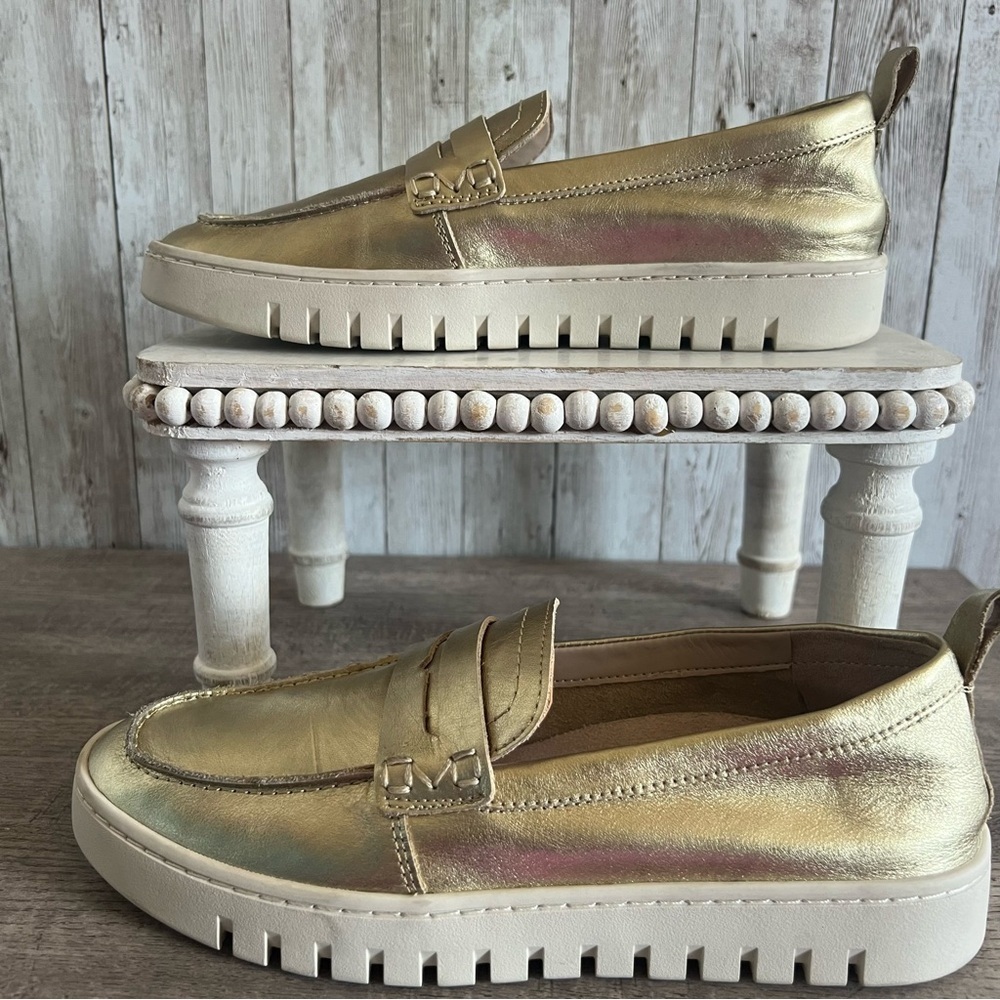 Vionic Gold Leather Uptown Women's Loafers Preppy Classic Kennedy 6.5 Wide